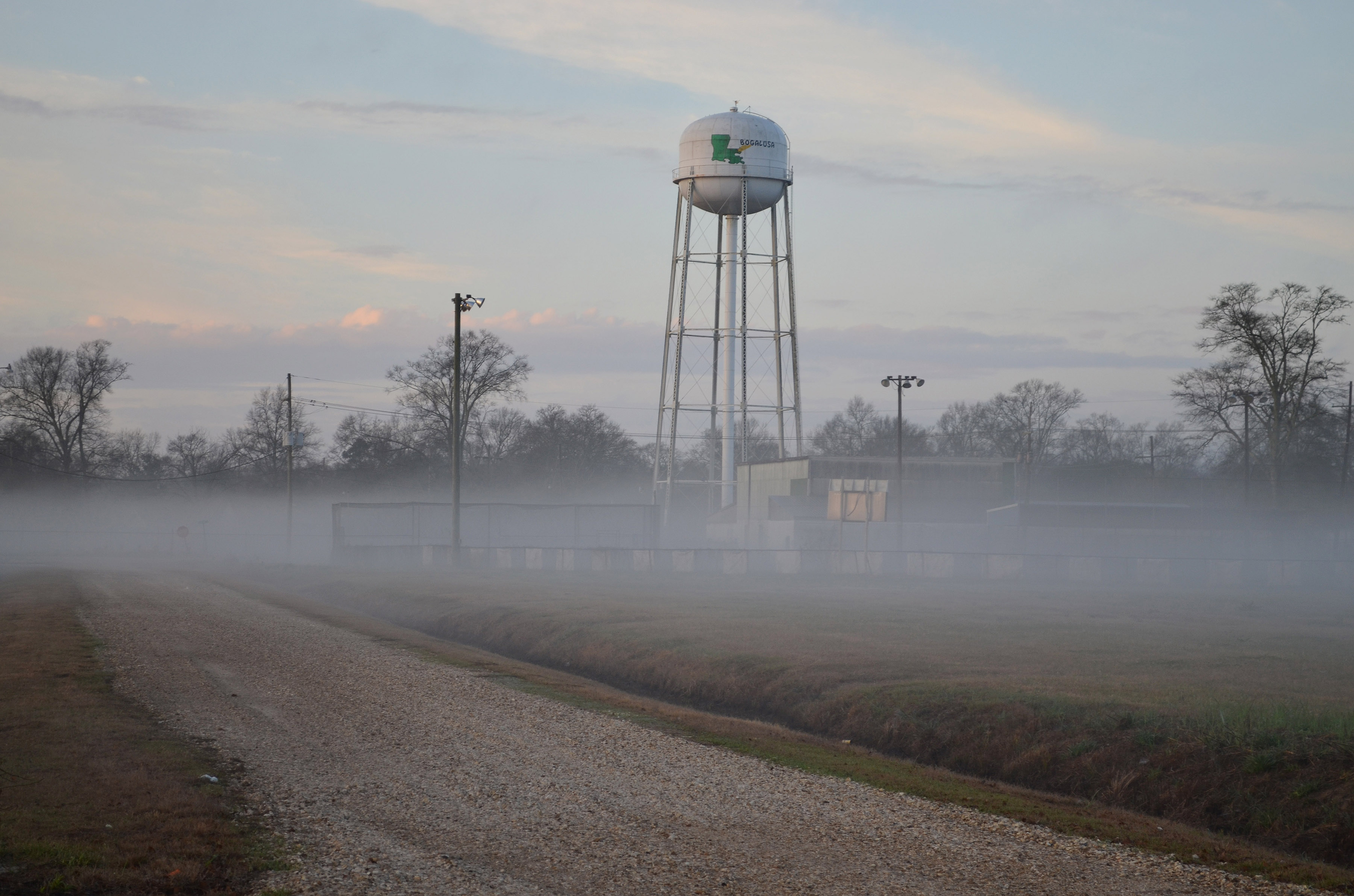 Water tower rises above the fog The Bogalusa Daily News The Bogalusa Daily News